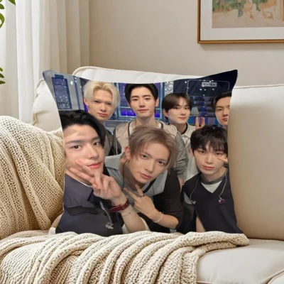 Jake Sweet Venom Stylish Throw Pillow