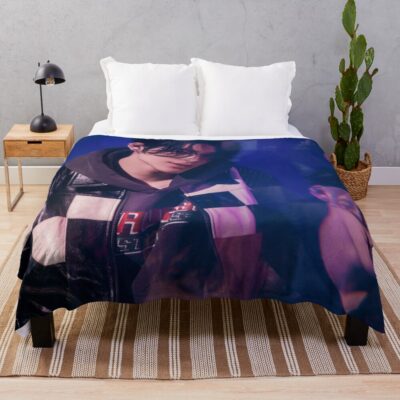 Niki Of En Kpop Throw Blanket